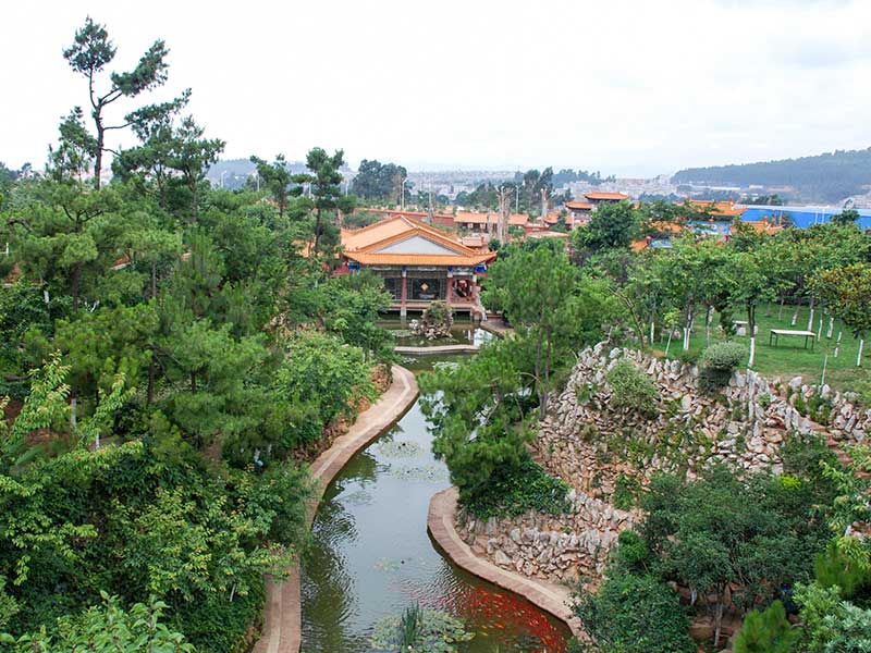 水上餐廳放生池